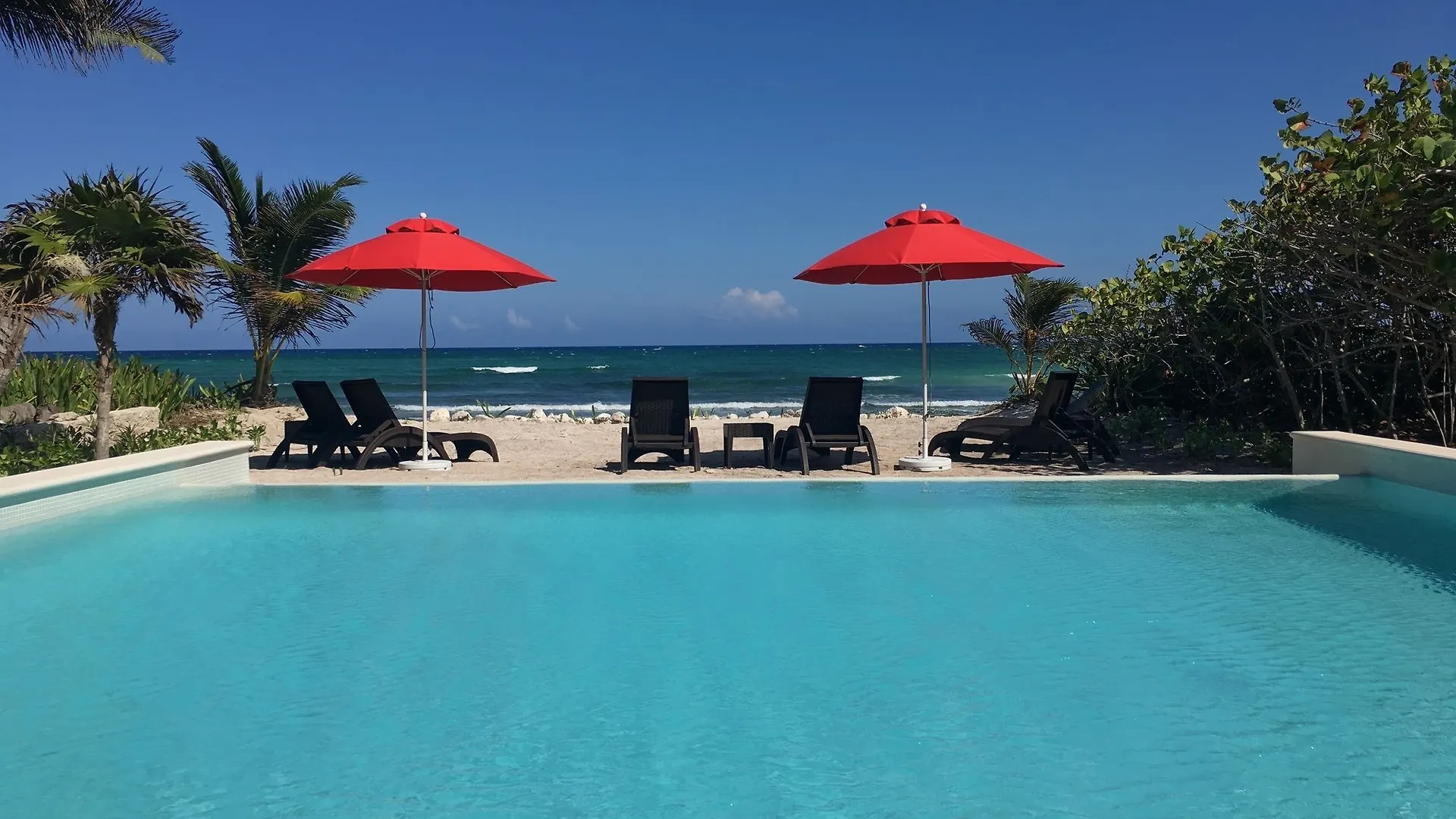Luxury Home With Rooftop Steps Away From Beach By Olahola Akumal Hotel